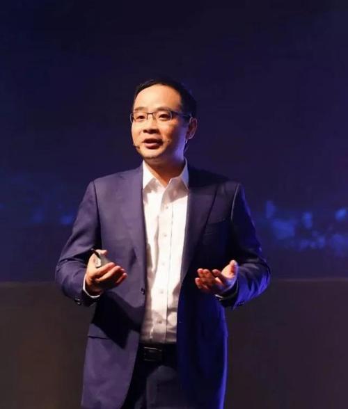 在鄭葉來的帶領下 <em>華為</em><em>云</em>正式對外發(fā)布公有<em>云</em><em>戰(zhàn)略</em>
