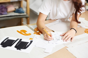 服裝表演、形象<em>設(shè)計(jì)</em>、策劃<em>專業(yè)</em>：女士形象<em>色彩</em><em>設(shè)計(jì)</em><em>課程</em><em>思</em>政教學(xué)<em>案例</em>