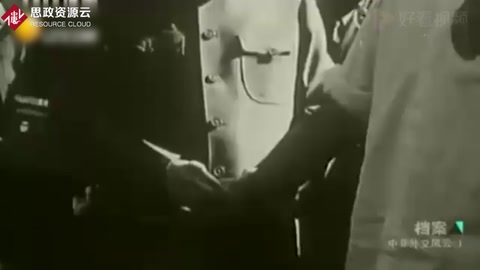 周總理出訪非洲各國，對服務員的態度令人敬服，盡顯大國風范