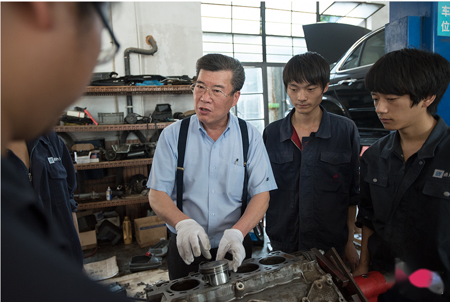 大國工匠、汽車神醫<em>陶</em><em>巍</em>事跡圖02