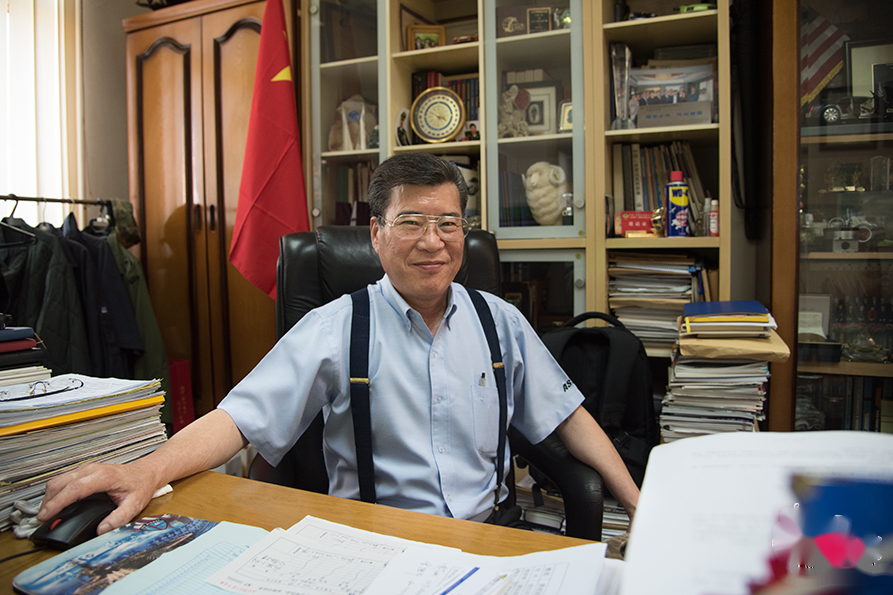 大國工匠、汽車神醫<em>陶</em><em>巍</em>事跡圖01
