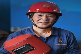 “<em>七一</em><em>勛章</em>”獲得者艾愛(ài)國(guó)：當(dāng)工人就要當(dāng)一個(gè)好工人