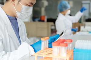 藥物制劑<em>專業(yè)</em>：《藥物制劑<em>工程</em>—第一章緒論—第一節(jié)藥物制劑<em>工程</em>的起源與發(fā)展》<em>課程</em><em>思</em><em>政</em><em>案例</em>