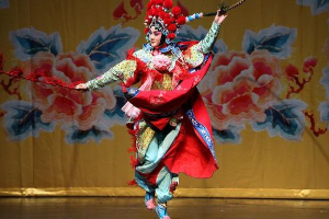 國家<em>大</em><em>劇院</em>話劇《風雪夜歸人》戲中戲京劇《樊江關》趟馬